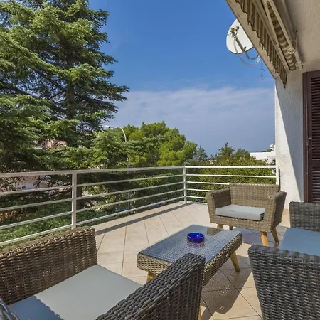Popovic Apartment