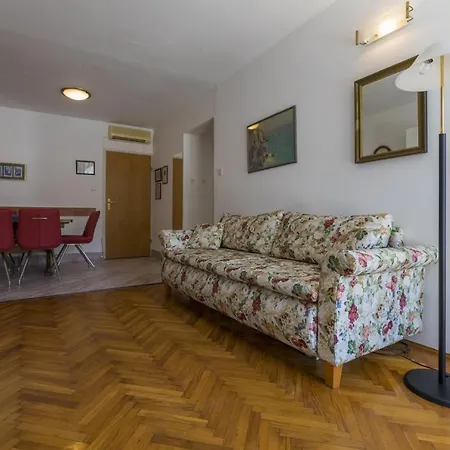 Apartment Popovic *