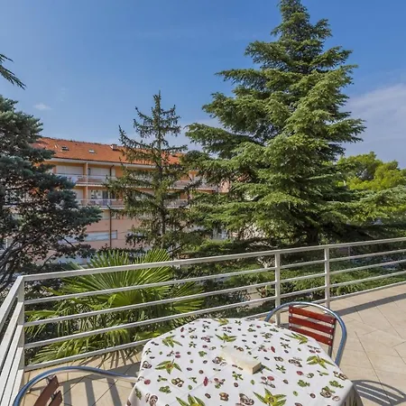 Popovic Apartment