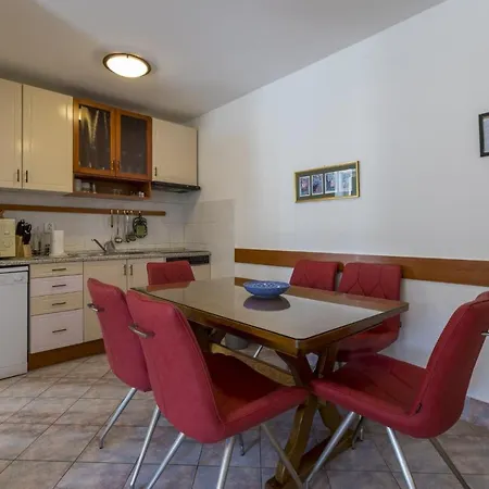 Popovic Apartment